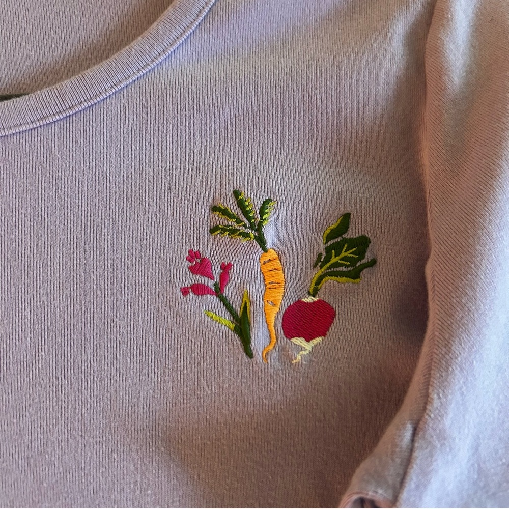 Duluth Lilac Short Sleeve Tee with Embroidered Veggie Detail - Picture 3 of 7